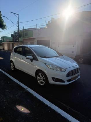 FORD FIESTA 1.6 SE HATCH 16V FLEX 4P POWERSHIFT FORD FIESTA 1.6 SE HATCH 16V FLEX 4P POWERSHIFT